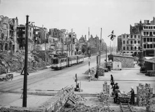 Blick über die Johannstraße zum Pirnaischen Platz