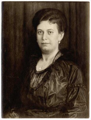 Bildnis einer Dame : Bildnis einer Dame. Gemälde (vor 1929; M. Molitor?)