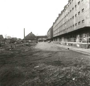 Cottbus. Vetschauer Straße, um 1920. Straßenansicht mit Nebengebäude (von Ost)