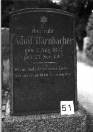 Grabstein 51 (Index: 100085010) Maße HxBxT: 147x55x24 cm Beschreibung: Stele, Sockel, Segmentbogenabschluß, Schriftplatte Symbolik: Davidstern: Grabstein 51 (Nachholaufnahme)