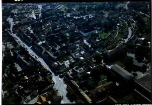 Kenzingen: Ort mit Kirche, Luftansicht, Gesamtansicht von Südwesten