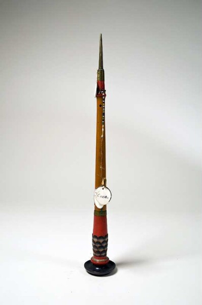 Oboe with conical tube (reed)