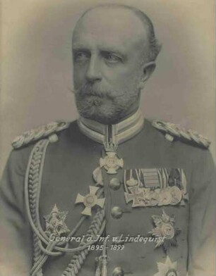 Oskar von Lindequist, General der Infanterie, Kommandeur des XIII. Armeekorps von 1895-1899 in Uniform mit Orden, Brustbild in Halbprofil
