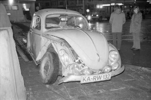 Verkehrsunfall auf der Kreuzung Kaiserstraße und Waldhornstraße
