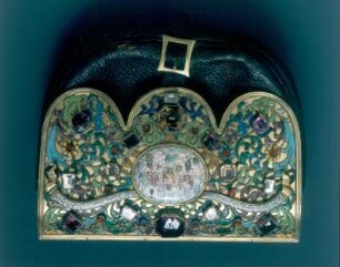 Tscherpertasche aus der Bergmannsgarnitur für Johann Georg II. von Samuel Klemm. Gold, Silber, Email, Granat, Bergkristall, Amethyst, Rauchquarz, Milchopal, Eisen, Leder. Freiberg, 1675/1677. Dresden: Grünes Gewölbe VIII 317-326