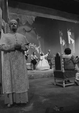 Szenenbilder aus "Don Quichote", Schauspiel von Michail Bulgakow nach Miguel de Cervantes. Theater der Freundschaft Berlin, DDR-Erstaufführung 22.06.1974