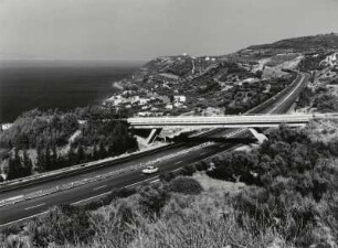Autobahn bei Akrata zwischen Patras und Athen