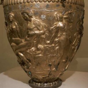Derveni-Krater : Thessaloniki, Archäologisches Museum. Ag. 73 Bildfeld des Krater von Derveni, Dionysos und Ariadne, aus den Derveni-Gräbern bei Laina in Makedonien, 1962 entdeckt
