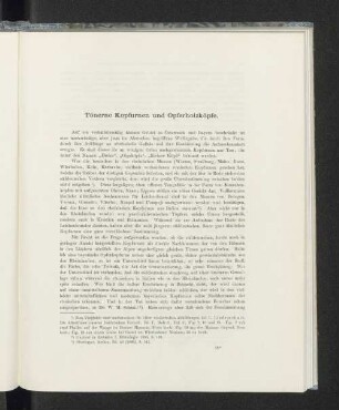 Tönerne Kopfurnen und Opferholzköpfe.