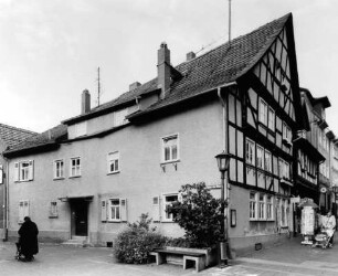 Eckhaus; Alsfeld, Obergasse 30, Obergasse 32