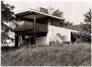 Haus Petersen Lilienhof: Wohnhaus mit Balkon und Terrasse