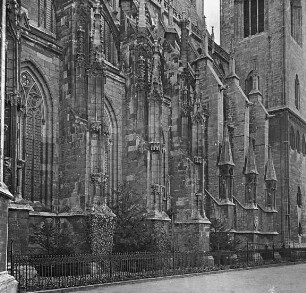 Halberstadt, Dom St. Stephanus und St. Sixtus, Nordseite, unterschiedliche Strebepfeiler