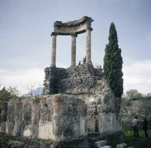 Pompeji. Grab an der Porto Ercolano, Gruft der "Istaciden"?