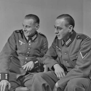 Porträt. Erich Rinkas Brüder Bruno und Kurt Rinka als Soldaten in Wehrmachtsuniform.