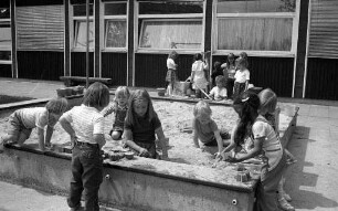Evangelische Kirchengemeinde Neureut-Süd. Kindergarten in der Oberfeldstraße 17