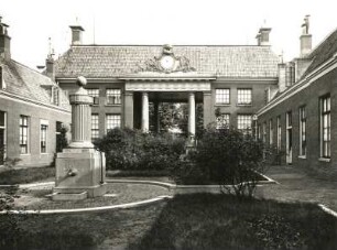Niederlande, Innenhof : Haarlem (?). Innenhof eines klassizistischen Palais
