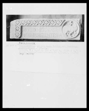 Türsturz mit Agnus Dei, Rosetten und Inschrift