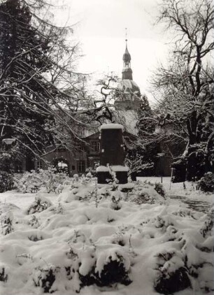 Blick auf den Schlossplatz und Marktkirche. Detmold