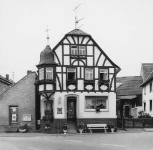 Wohn /Geschäftshaus und ehem. Synagoge; Hünfelden, Hauptstraße 25