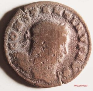 Römische Münze, Nominal Halbfollis, Prägeherr Constantinus I., Prägeort nicht bestimmbar, Original