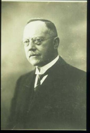 Dr. Walter Sigel