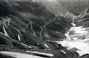 Stilfser Joch: Serpentinen der Passstraße, von oben