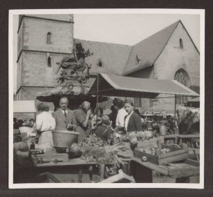 Wochenmarkt am Donopbrunnen. Detmold. Marktplatz