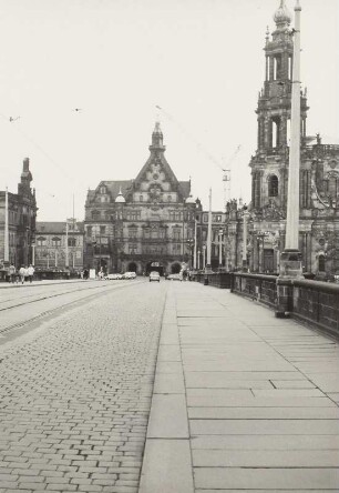 Dresden-Altstadt. Augustusbrücke. Blick zur Altstadt gegen ehemaliges Ständehaus, Schloß und Hofkirche