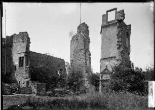 Burgruine Madenburg (Eschbach), innerer Burghof, Eberhardbau, nördlicher Treppenturm