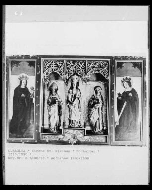 Hochaltar mit Madonna, heiligem Nikolaus und Heiliger im Schrein