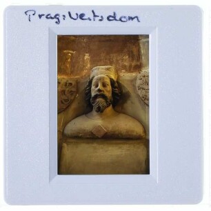 Prag, Veitsdom, Triforium,Parler, Büste von Andreas Kotlik im Triforium des Prager Veitsdom,Parler, Zyklus der Porträtbüsten im Triforium des Prager Doms