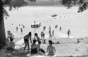 Altglashütten: Windgfällweiher mit Strandbad