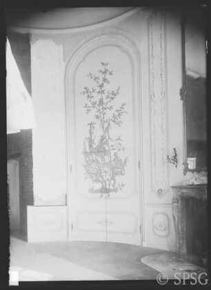 Potsdam, Schloss Sanssouci, Fünftes Gästezimmer, Rothenburgzimmer, R.: 12, Blick auf Wandfeld mit chinoisen Malerei, neben Kamin, während Instandsetzungsarbeiten.