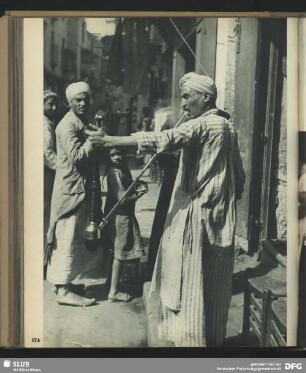 Die Wasserpfeife in den Straßen von Cairo