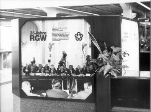Leipziger Herbstmesse , 1984. Aufsteller "35 Jahre RGW"