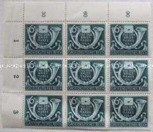 Fragment eines Bogens mit 9 Briefmarken zu 6 (+24) Pfennig zum "Tag der Briefmarke" 1944