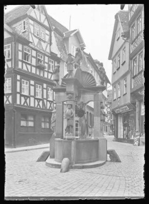 Engelsbrunnen Richtung Rathausgasse mit Geschäften Simon Thalmann und Kupsch