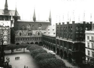 Lübeck, Rathaus : Lübeck. Rathaus. Ansicht von Südwesten