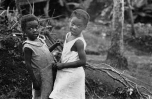 Reisefotos Karibik. Trinidad. Doppelporträt zweier einheimischer Mädchen