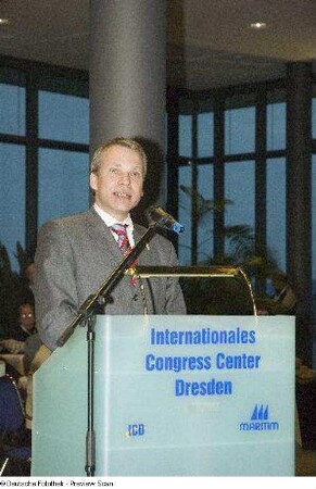 Ingolf Roßberg, Oberbürgermeister der Stadt Dresden, bei der Eröffnung "Get together"