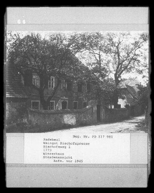 Radebeul, Weingut Bischofspresse, Winzerhaus, Straßenansicht