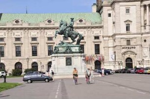 Wien - Reiterdenkmal am Heldenplatz : Blick auf das Reiterdenkmal für Prinz Eugen am Heldenplatz in Wien, 2008