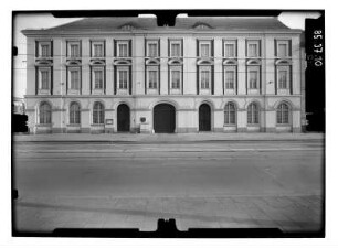 Potsdam, Wilhelm-Pieck-Straße (Charlottenstraße 35/34. Handwerkskammer. Straßenfront