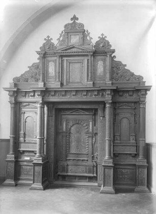 Portal aus dem Inneren des Rathauses