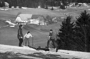 Skifahrer am Hang des Gießhübel