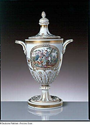 Doppelhenkelvase mit Deckel und Darstellung des Don Quichotte mit Sancho Pansa