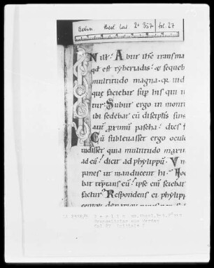 Evangelistar aus Werden — Initiale I (N), Folio 27 recto