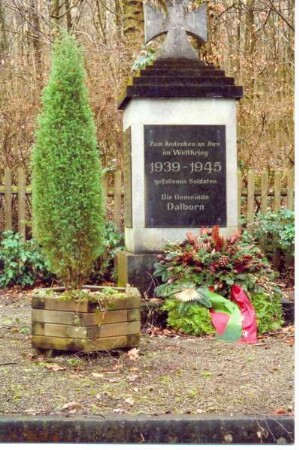 Kriegerdenkmal in Dalborn. Blomberg. Dalborn. Papierabzug