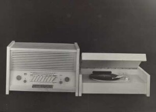 Braun Tischsuper „G 11 RC 60“ und Plattenspieler „G 12"