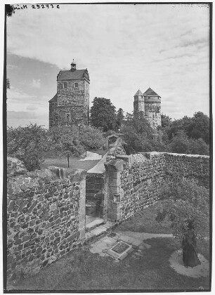 Stolpen. Grab der Gräfin Cosel und Seigerturm